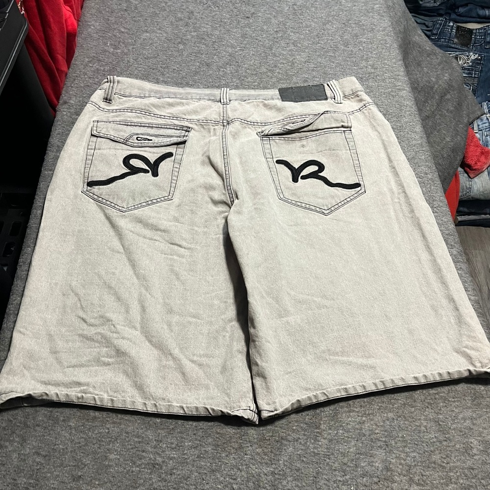 Rocawear Mens Gray Denim Shorts Classic Fit Embroidered Logo Size 46 Baggy Y2K
